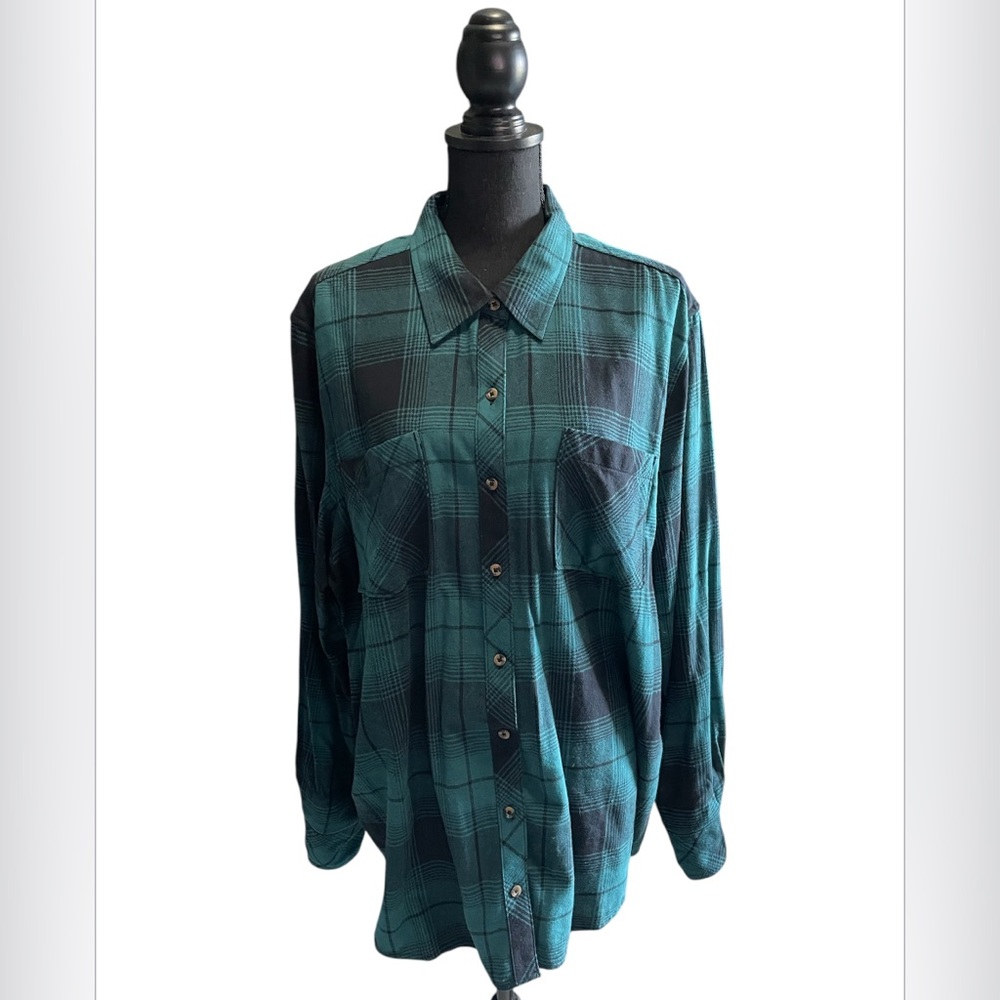 Natural Reflections Green and Black Plaid Shirt
